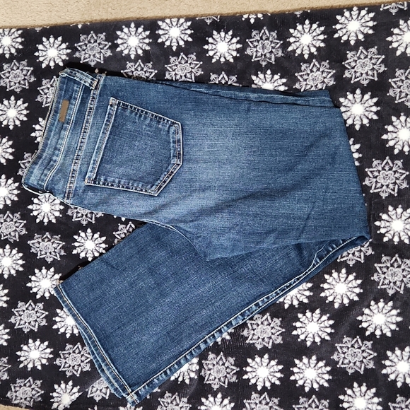 Kut from the Kloth - Picture 3 of 3